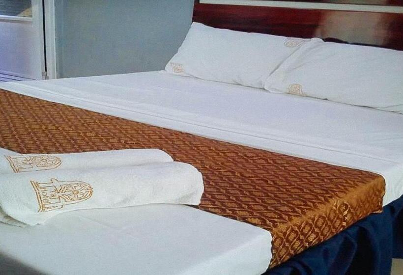 家庭间, Reddoorz Plus @ Taj Hotel Tuguegarao
