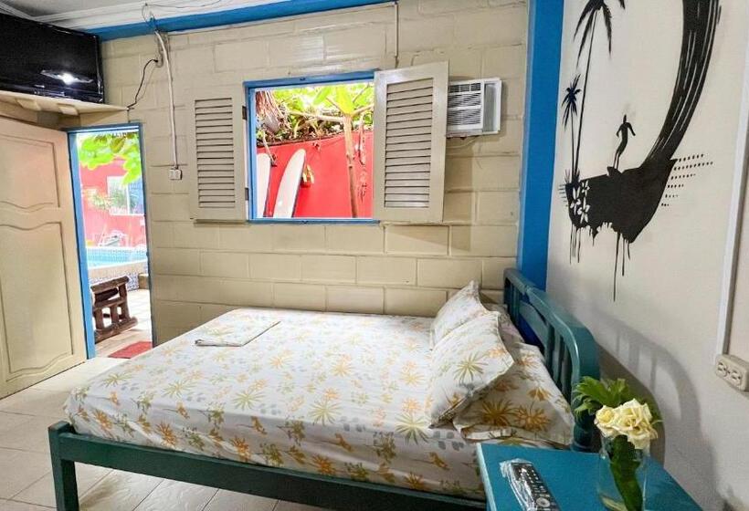 غرفة قياسية ثلاثية, Arrecife Montañita Hostal