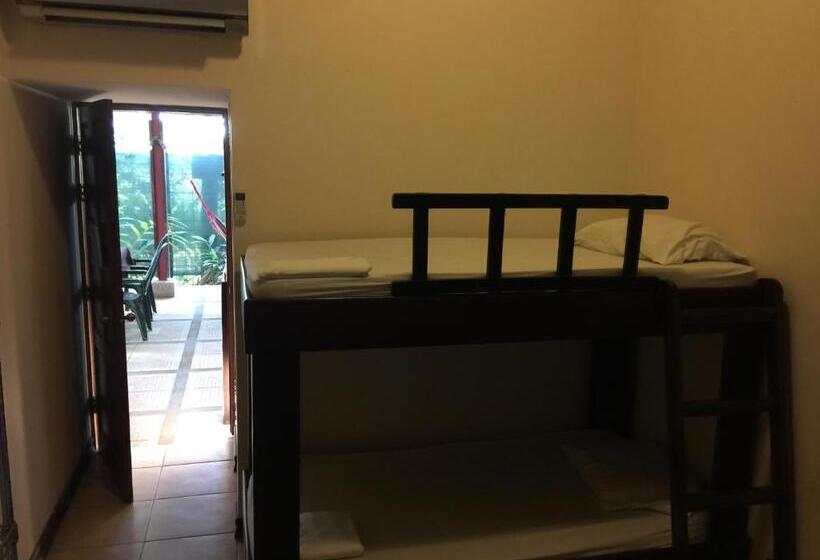 Четырехместный Номер Стандарт, Cabinas Surf Arribadas