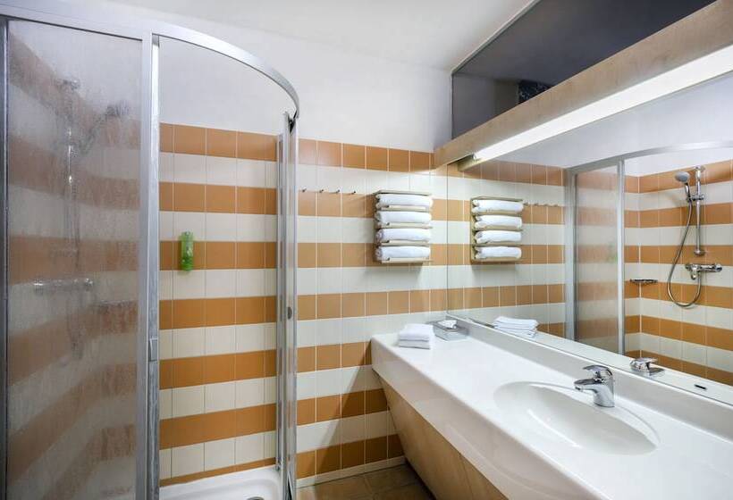 스탠다드 트리플 룸, Jufa Hotel Graz City