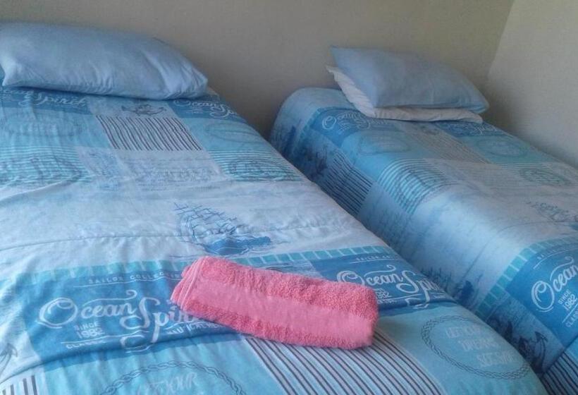 Номер Стандарт Индивидуальный, Poplar Guest House