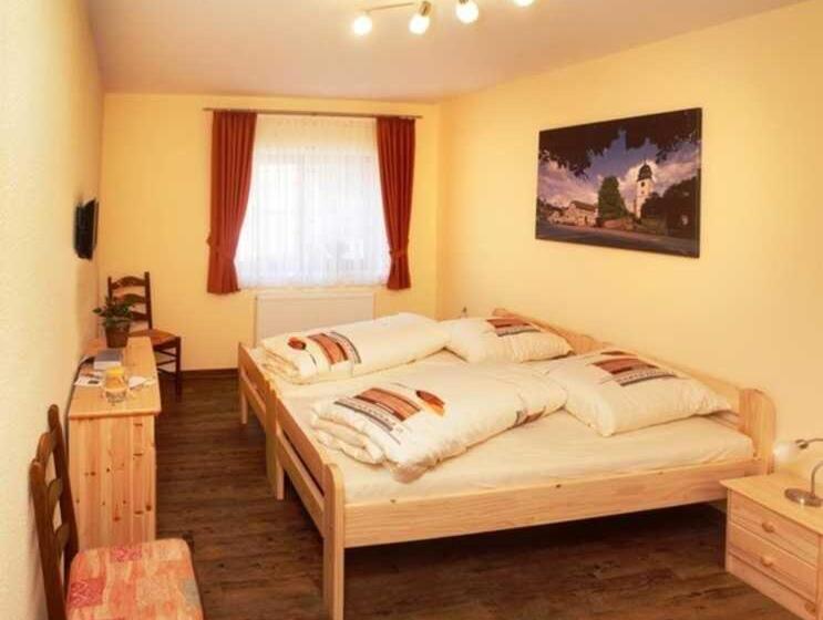 Номер Стандарт Вид на Сад, Gaestehaeuser Am Nibelungensteig
