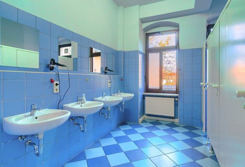Номер Стандарт Совместная Ванная, Hostel Mondpalast
