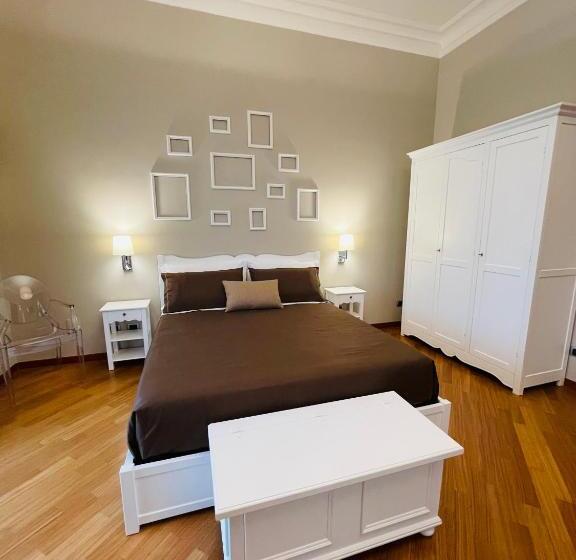 اتاق لوکس با بالکن, L’arco Bed&breakfast