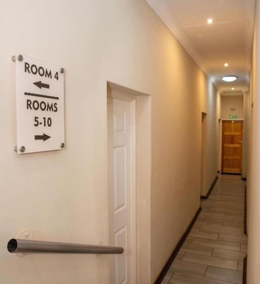家庭间, M N M Guesthouse Polokwane Central