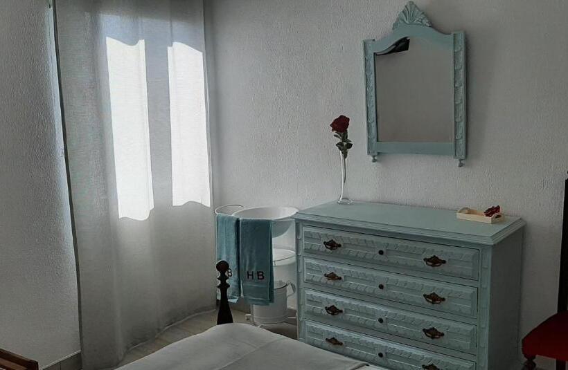Standard room with outdoor bath, Hostel De Borba   Just In House