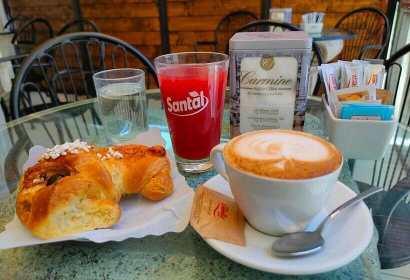 スタンダードトリプルルーム, Gaeta Holidays