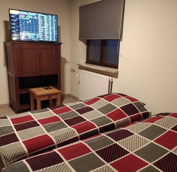 带1个卧室的带阳台的公寓, Surrender Three Bedrooms