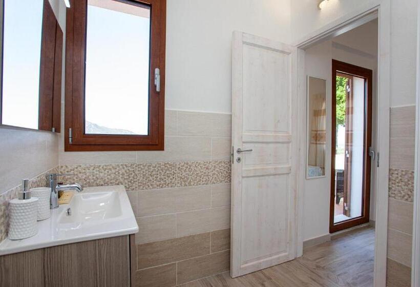 Номер Стандарт Вид на Море с Балконом, La Casa In Collina   Affittacamere Con Vista Mare
