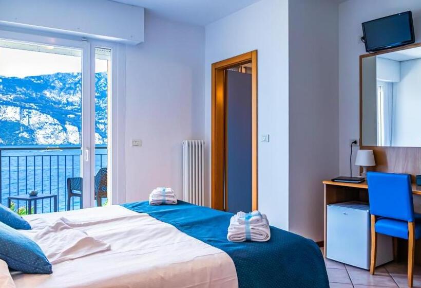 Номер Стандарт Вид на Озеро, Casa Marinella
