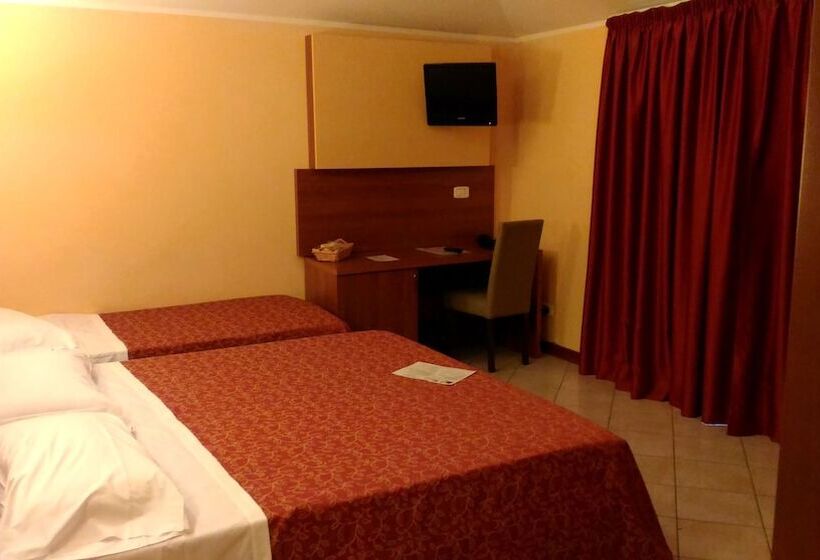 Номер Стандарт Трехместный, Villa Delle Rose   Malpensa