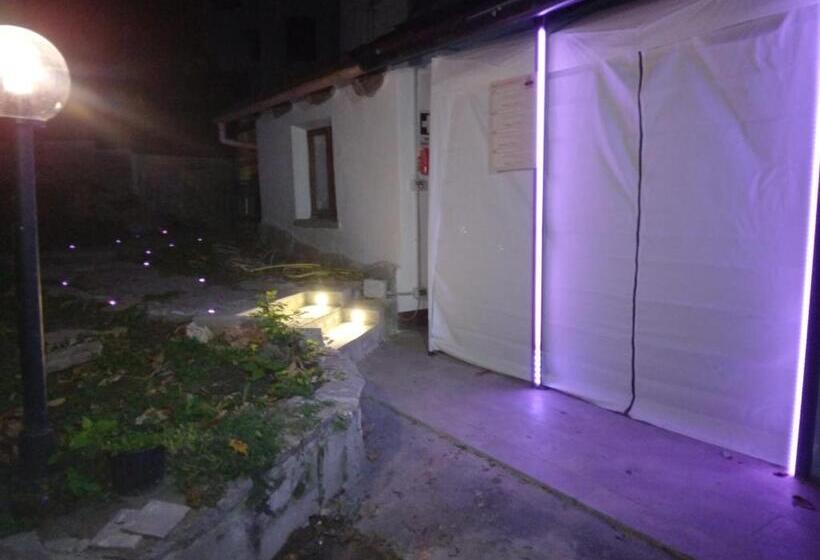 Студио Стандарт Вид на Сад, B&b La Marmotta