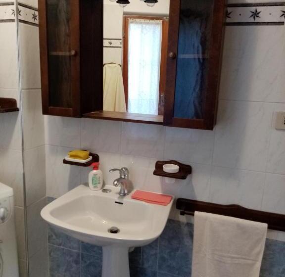 Четырехместный Номер Стандарт, B&b La Marmotta