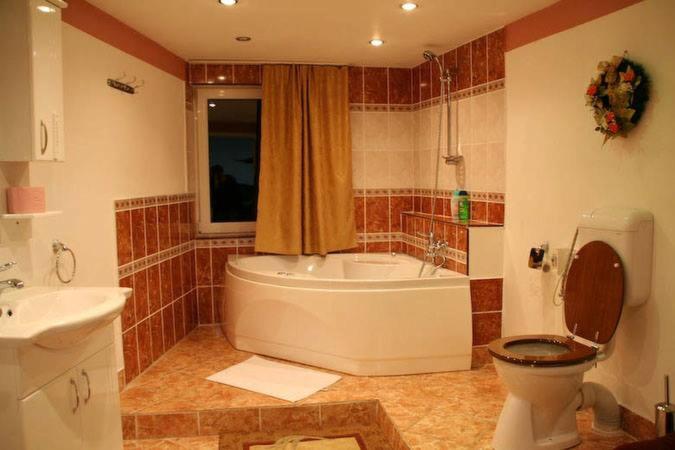Номер Deluxe, Pensiunea Club Castel Resita