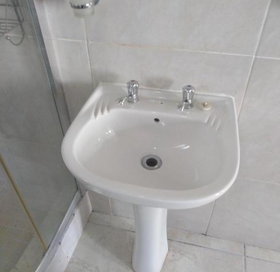 Habitació Estàndard, Dunbar Mello
