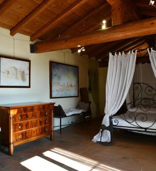 Полулюкс Вид на Сад, Palazzo Delle Biscie   Old Tower & Village