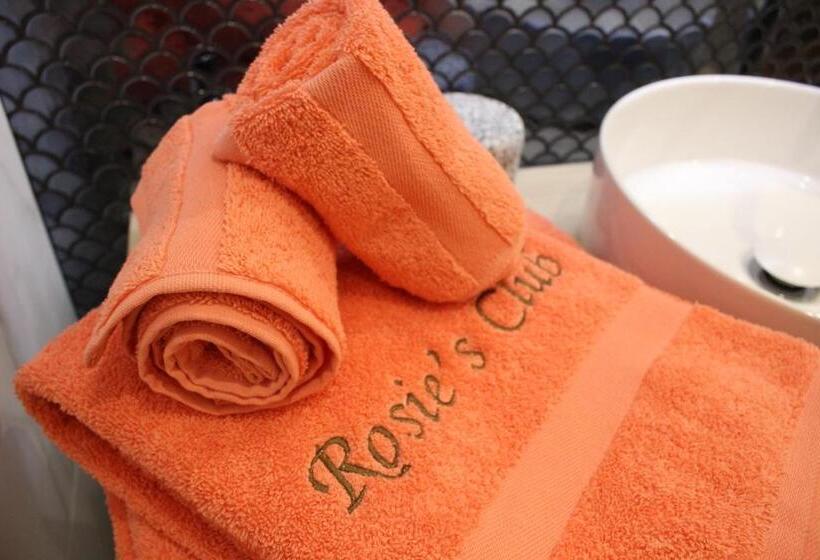 Номер Стандарт, Rosie S Club