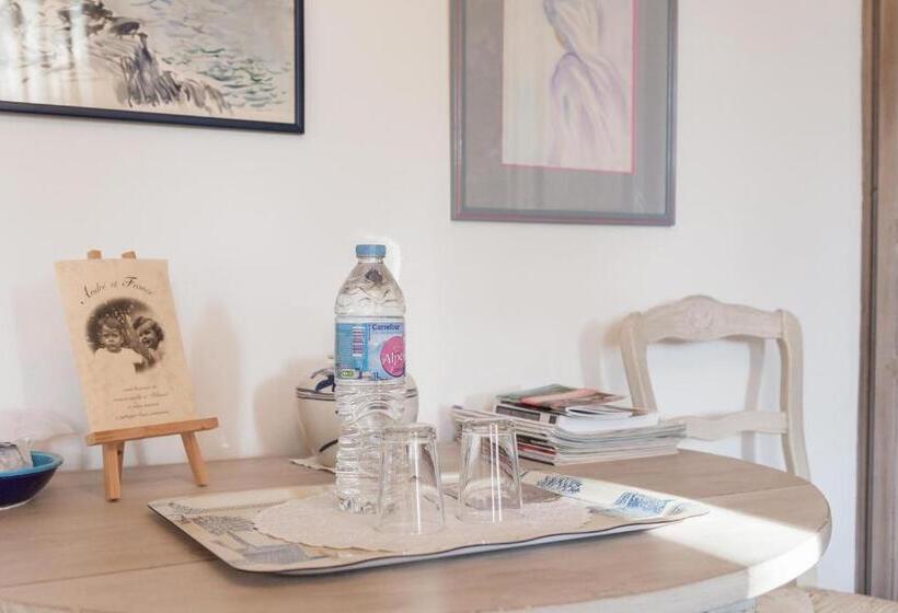 Номер Deluxe Кровать Кинг, Chambres D Hôtes De Charme Au Refuge Du Peintre Prés De St Emilion