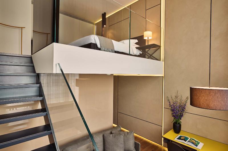 Duplex Room, Conservatorium
