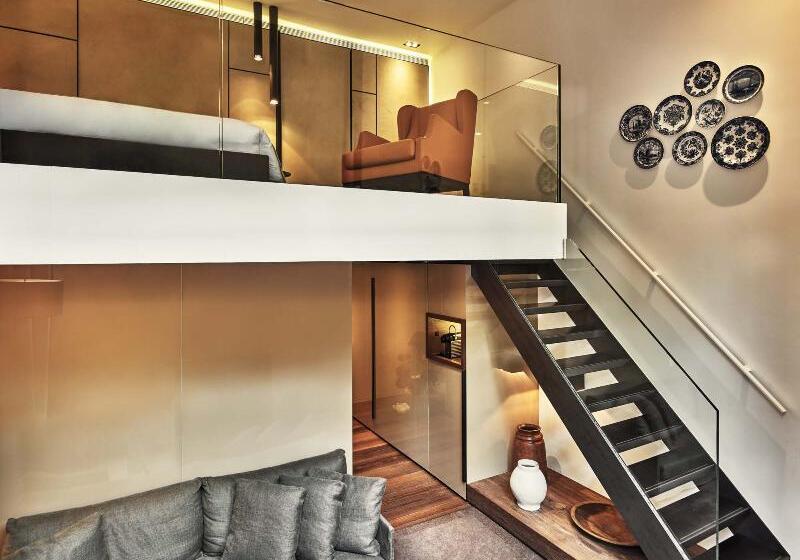 Junior Suite, Conservatorium