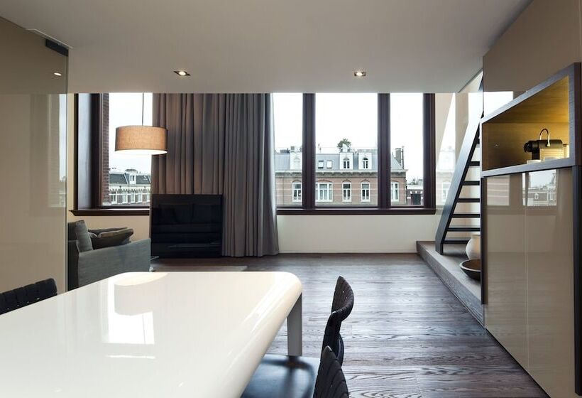 Suite Deluxe, Conservatorium