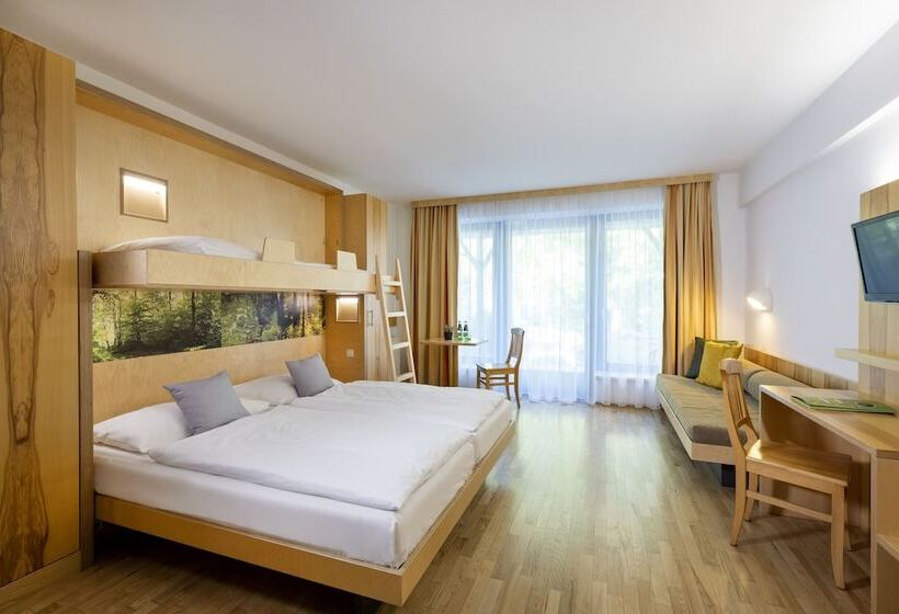 Номер Стандарт Трехместный, Jufa Hotel Bruck An Der Mur   Im Weitental