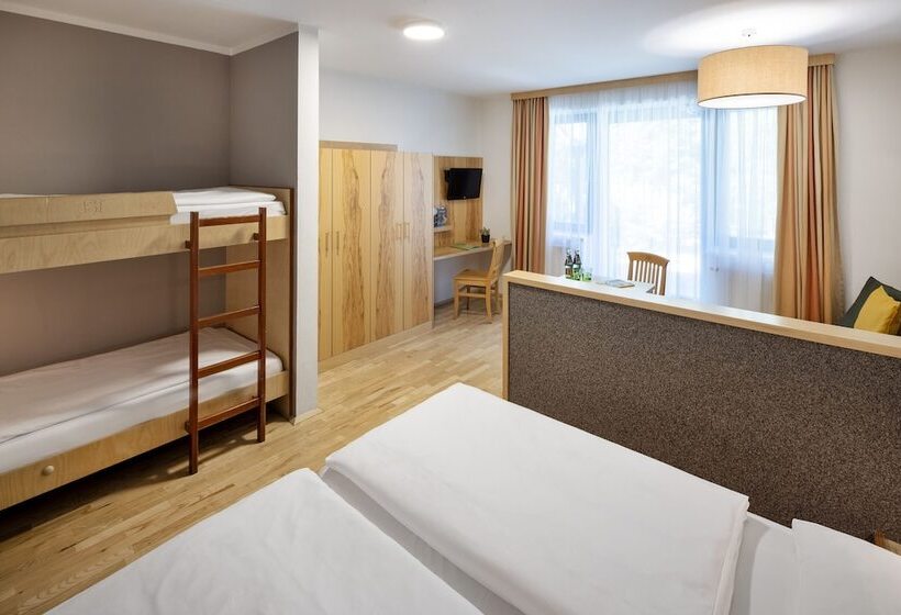 Четырехместный Номер Стандарт, Jufa Hotel Bruck An Der Mur   Im Weitental