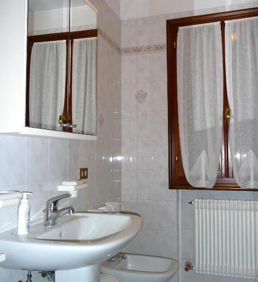 基本间, Ca  Rosin Meolo   Camera Tra Relax E Privacy