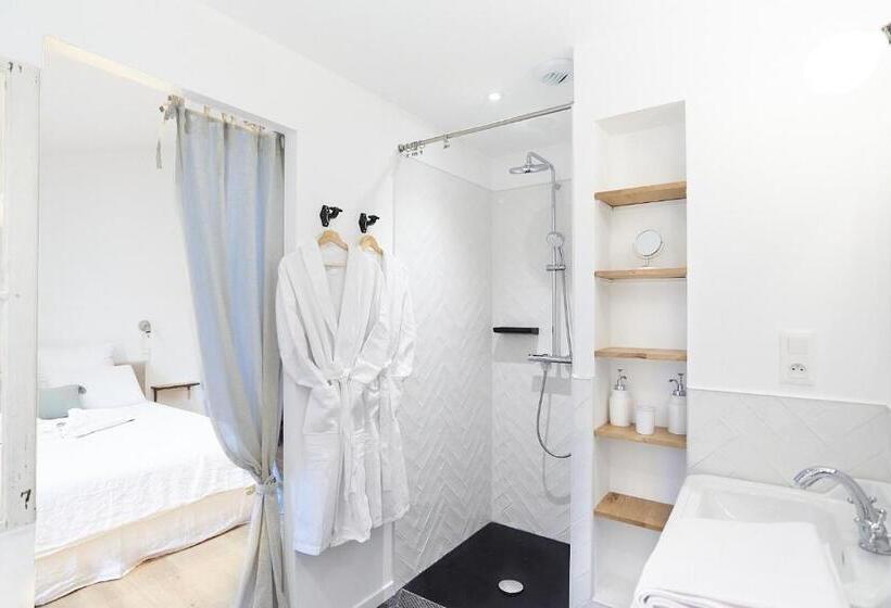 Номер Superior Кровать Кинг, Maison 1634   Parking, Petit Dejeuner Compris, Proche Centre, Climatisation, Piscine