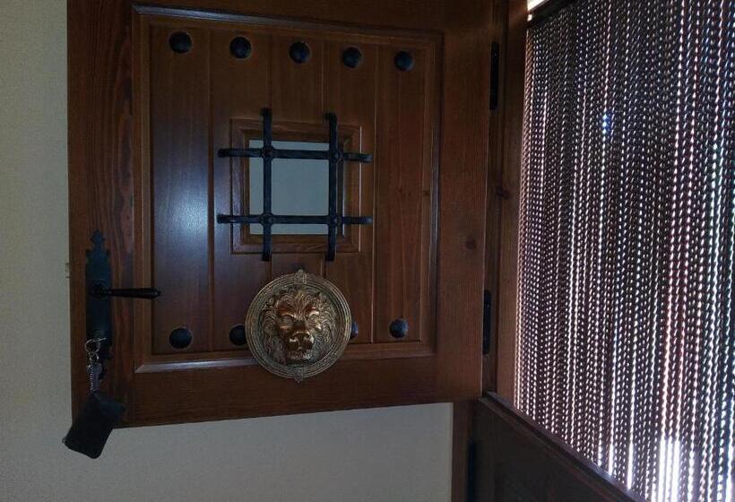 标准三人间, Villa Garibaldi