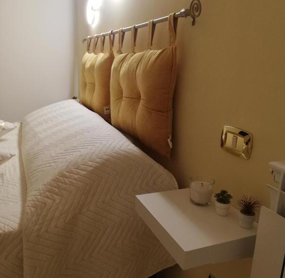 キングサイズベッドのスタンダードルーム, B&b Regina Del Porto