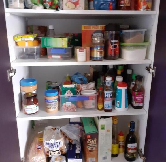 חדר משפחתי, Intrepid Bed & Breakfast
