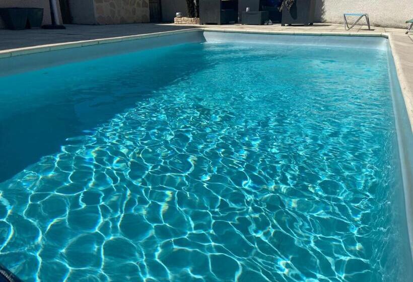 Дом 1 Спальня, Maison Entière 4 Lits 8 Pl Avec Jacuzzi Proche Du Safari De Peaugres