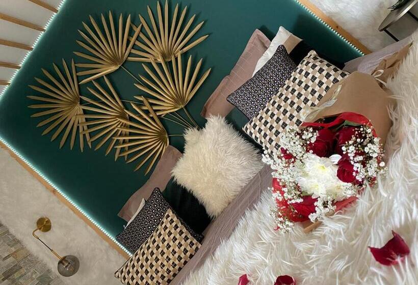 풀장 전망 스위트, Suite Romantique Le Temps D Un Instant Loveroom Hammam Jacuzzi Piscine