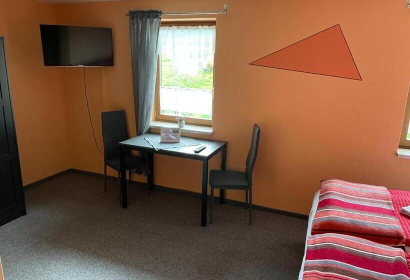 Номер Стандарт, Pension & Gaststätte Bauernstube