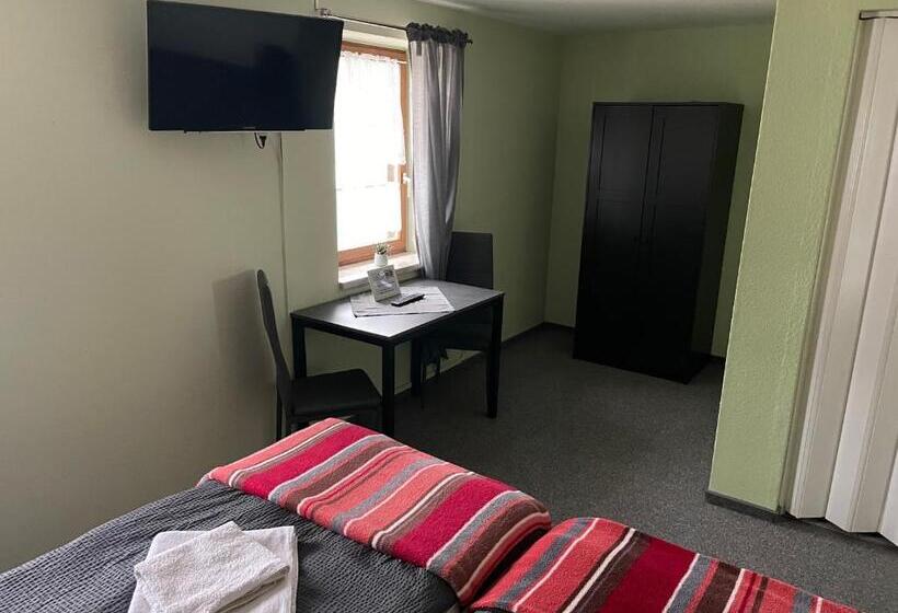 Номер Стандарт, Pension & Gaststätte Bauernstube