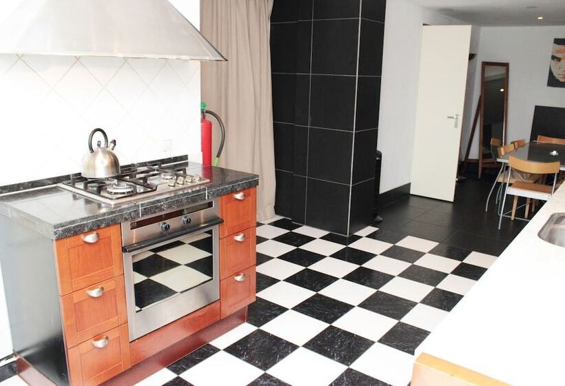 3 Bedroom Apartment, Amsterdam Nieuwmarkt Center Apartments