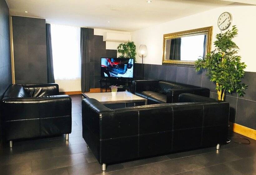 4 Bedroom Apartment, Amsterdam Nieuwmarkt Center Apartments