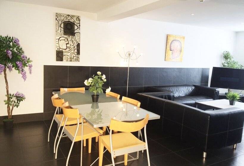 3 Bedroom Apartment, Amsterdam Nieuwmarkt Center Apartments