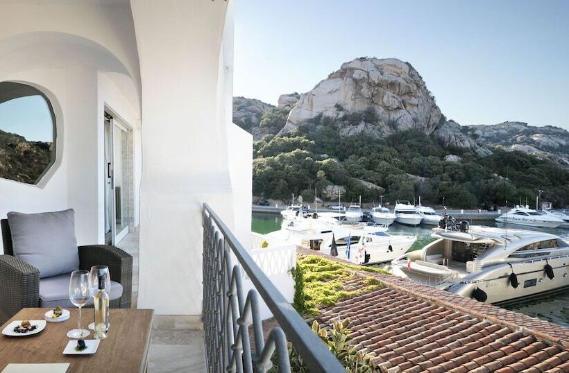 Люкс Real 2 Спальни, Grand Hotel Poltu Quatu
