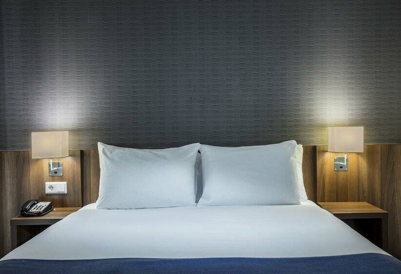 Номер Стандарт Двуспальная Кровать Вид на Город, Holiday Inn Express Amsterdam   Sloterdijk Station, An Ihg