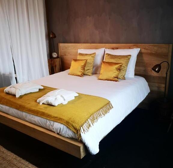 带大床的豪华间, Casa Leone Near Bruges With Jacuzzi & Parking