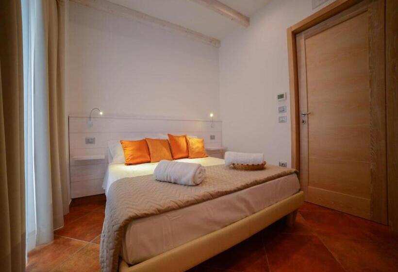חדר סטנדרט עם מרפסת, B&b La Roccia Dell Elefante