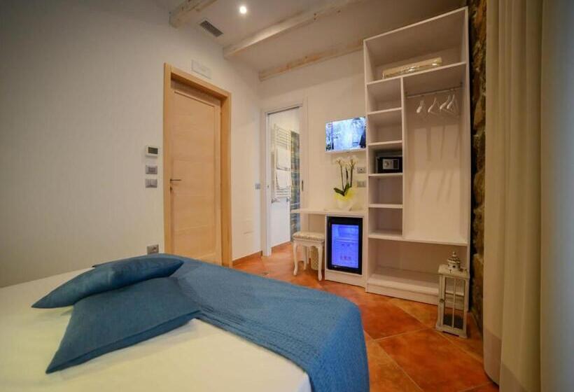 חדר סטנדרט עם מרפסת, B&b La Roccia Dell Elefante