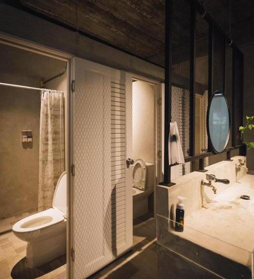 带共用浴室的标准房间, Niece Hostel Phuket   Sha Extra Plus