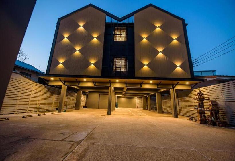 اتاق استاندارد, The New Residence Buriram