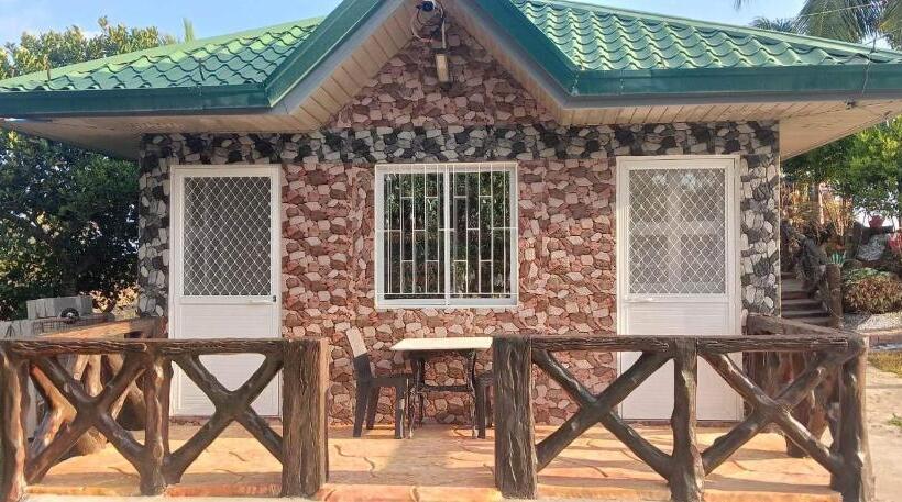 Студио Стандарт с Балконом, Michaels Homestay   Farm Villa Nr Patar Beach & Bolinao Falls
