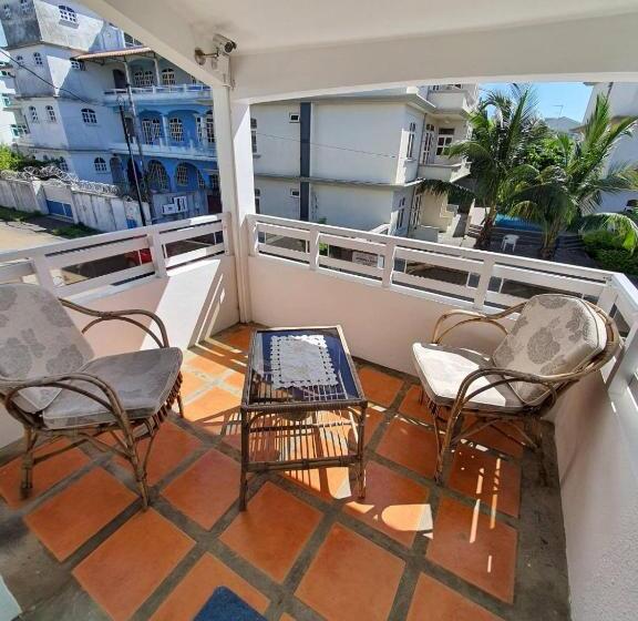 استودیوی استاندارد, Appartement & Studio Lolla