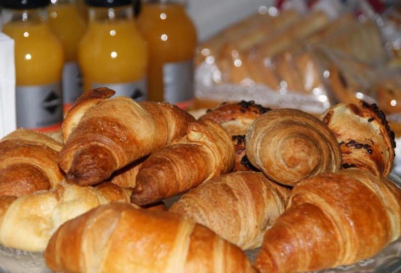 Четырехместный Номер Стандарт, La Dama&breakfast