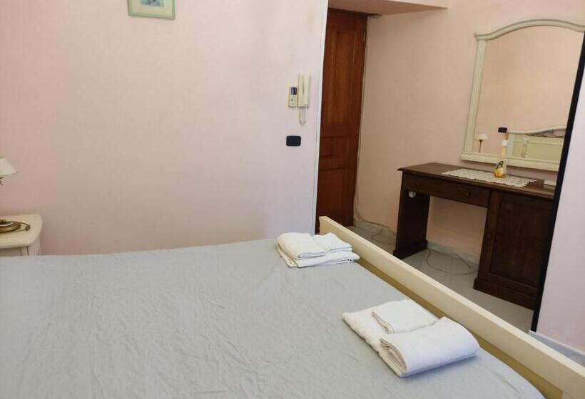 اتاق استاندارد, Kirillos In Cilento